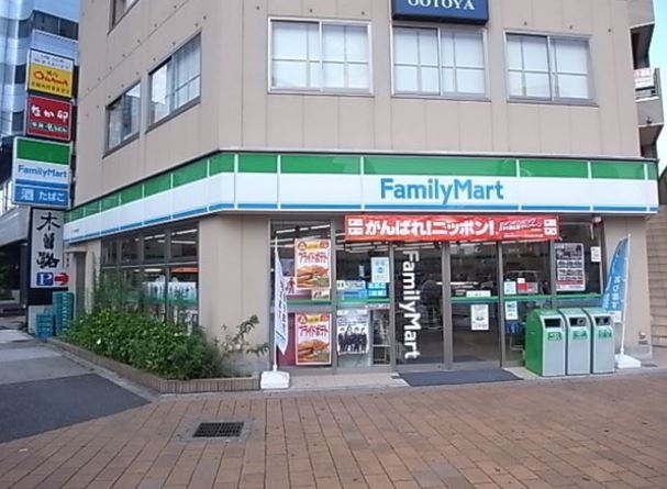コンビニ　ファミリーマートいすゞ本社前店（コンビニ）まで47m