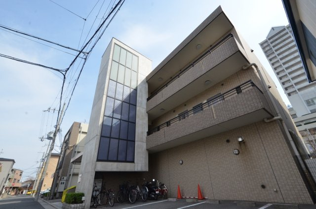 建物外観　安心のオートロック付きです♪