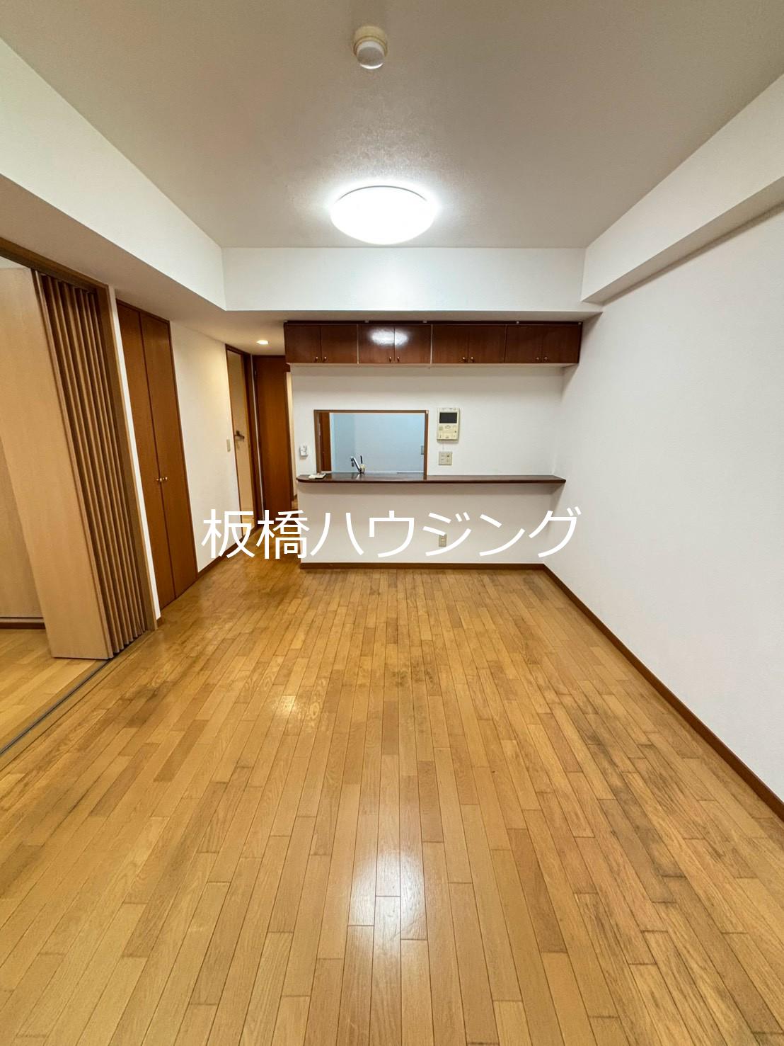 コスモ光が丘公園エクシードの居間写真
