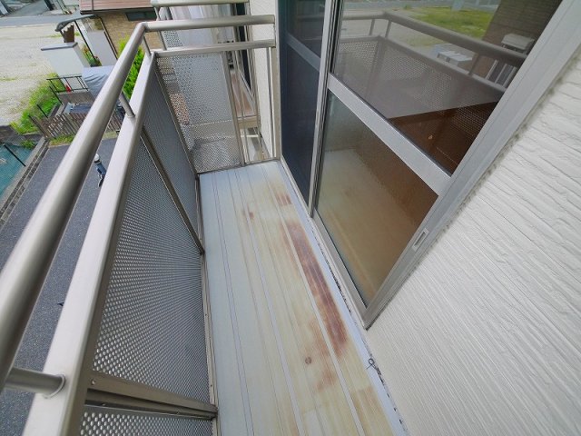 バルコニー　暖かな日差しのふりそそぐバルコニー