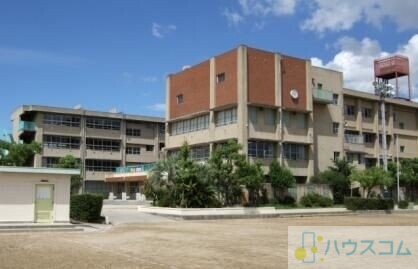 中学校　摂津市立第四中学校（中学校）まで677m