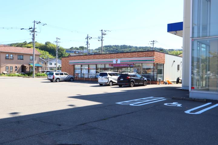 コンビニ　セブン－イレブン金沢大桑２丁目店（コンビニ）まで241m
