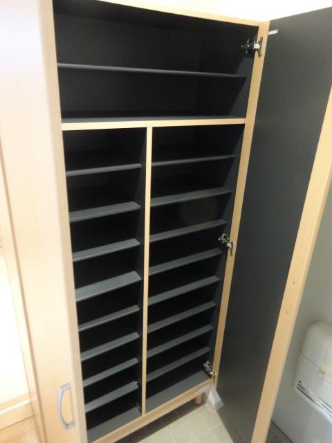 収納　大型シューズボックス