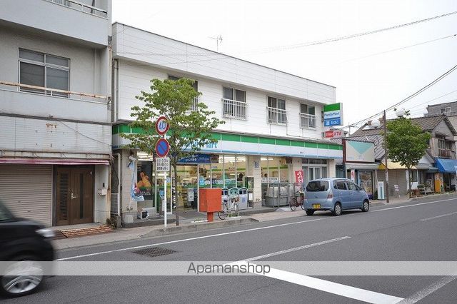 コンビニ　ファミリーマート（コンビニ）まで344m