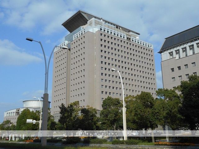 役所　鹿児島県庁（役所）まで721m