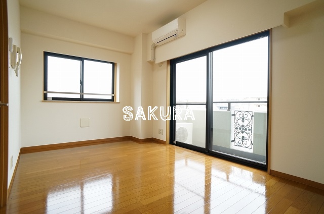 居室・リビング　開放感のあるゆったりとしたお部屋です♪