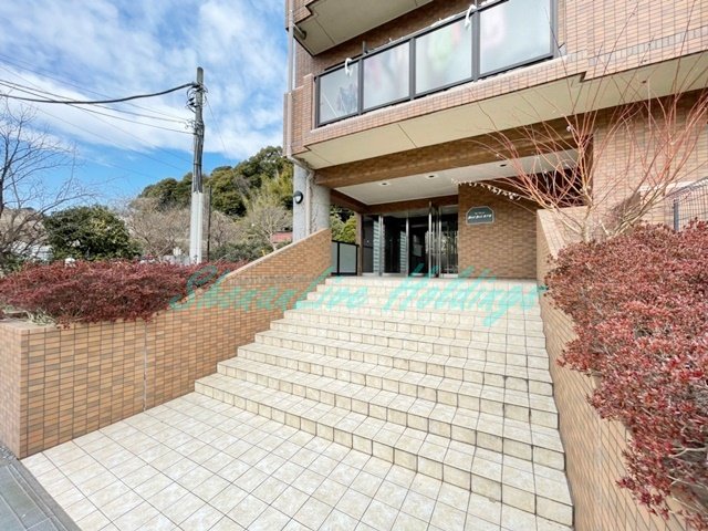 エントランス　広々としたエントランス♪