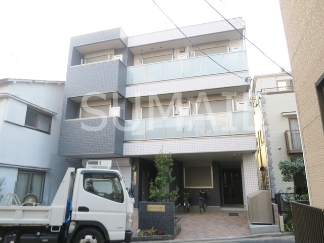 建物外観　閑静な住宅街にあるマンションです。