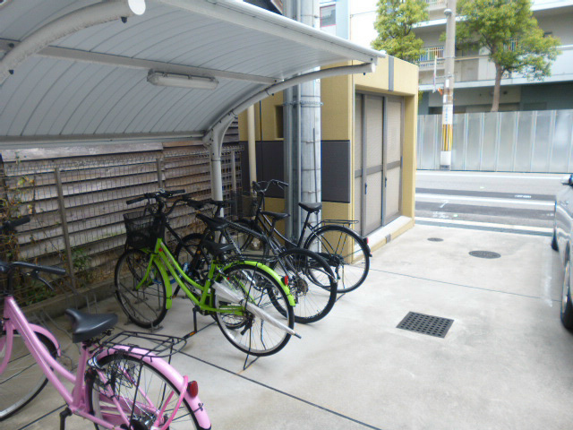 その他共有部分　屋根付き駐輪場