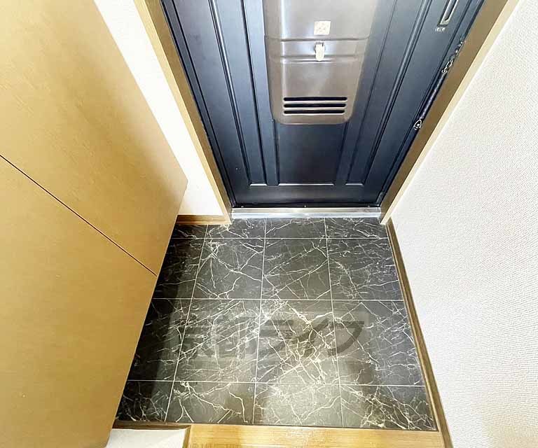 玄関　大きな段差がありません