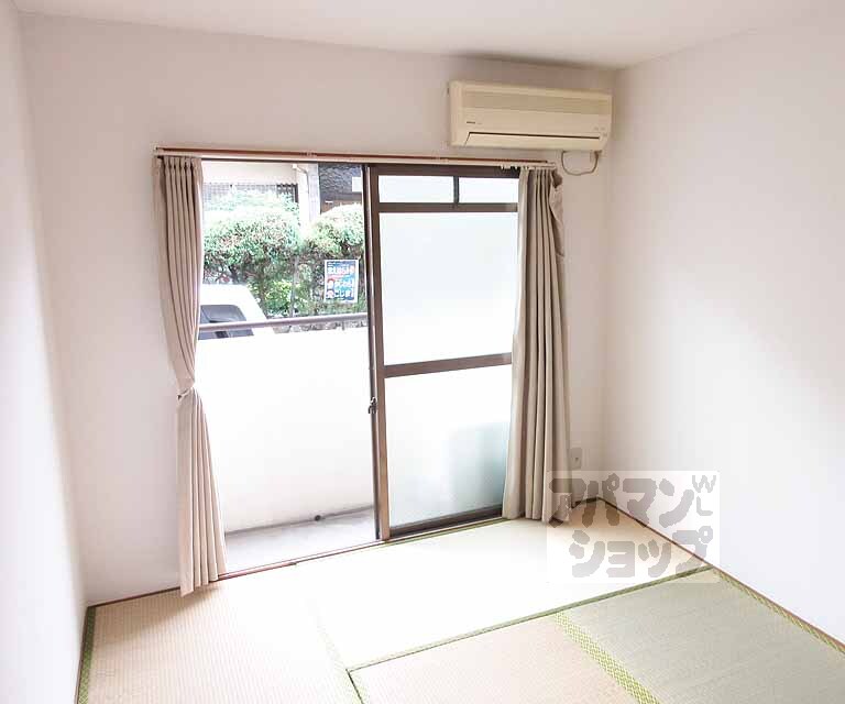 居室・リビング　日当りのいいお部屋です・