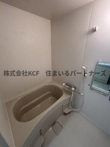 バス・シャワールーム　落ち着いた空間のお風呂です
