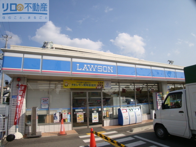 コンビニ　ローソン川西加茂二丁目店（コンビニ）まで273m