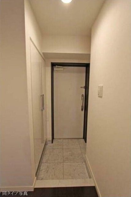 玄関　※同タイプの画像です