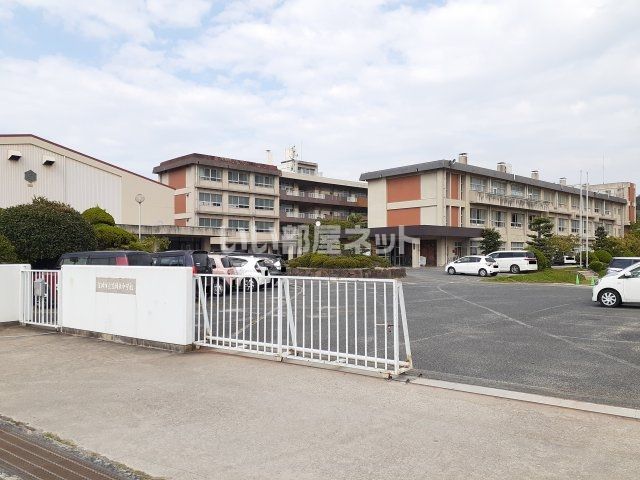 中学校　笠岡市立笠岡東中学校（中学校）まで1315m