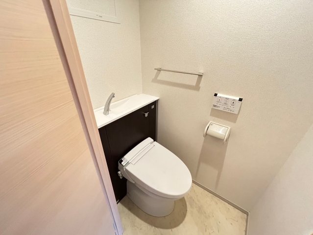 トイレ　※別部屋参考写真