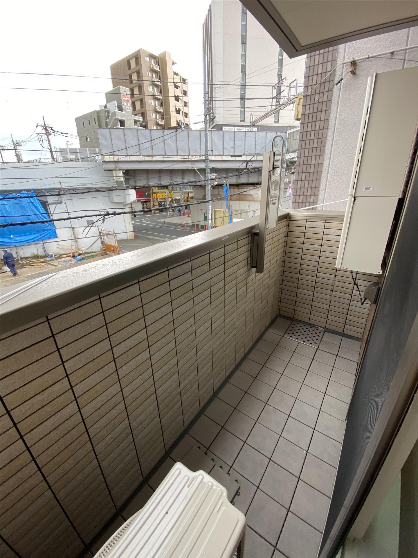 バルコニー　※現在は前面にマンションが建築され、眺望が異なります。