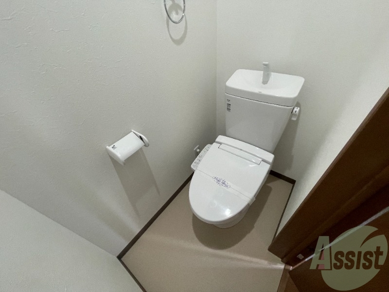 トイレ　トイレは清潔感がありいい感じです。ウォシュレットも嬉しい。
