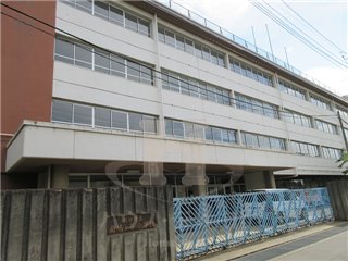 小学校　川口市立 南鳩ケ谷小学校（小学校）まで354m