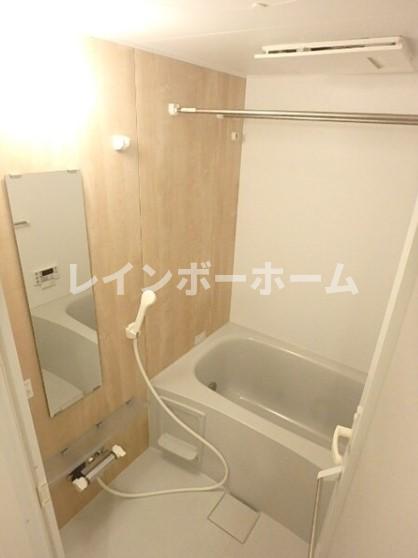 バス・シャワールーム　コンパクトで使いやすいお風呂です