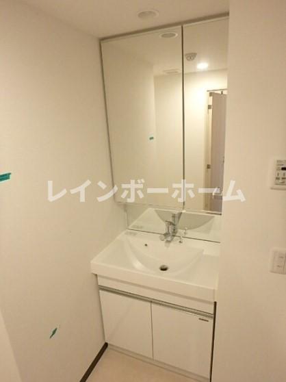 洗面設備　コンパクトで使いやすい洗面所