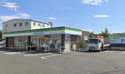 コンビニ　ファミリーマートつきみ野入口店（コンビニ）まで308m