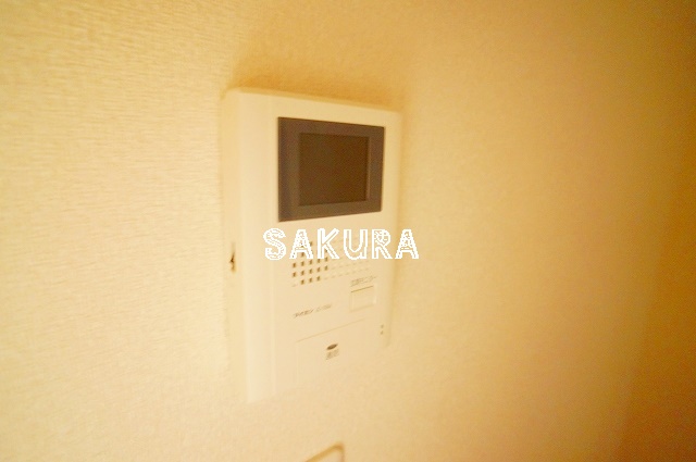 セキュリティ　女性の方でも安心のモニター付きインターホン♪