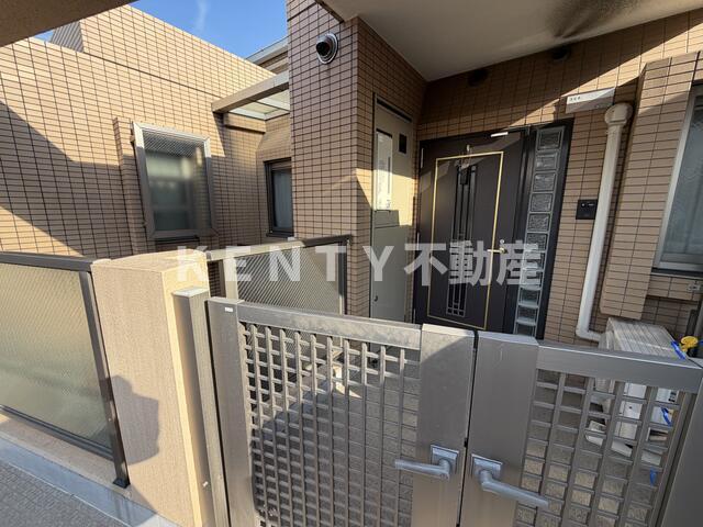 その他　玄関ポーチがあります