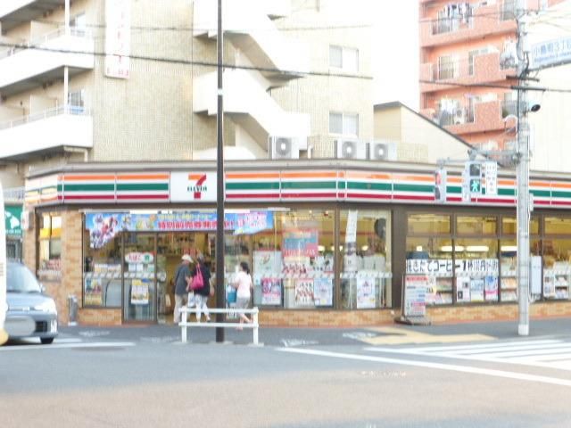 コンビニ　セブイレブン（コンビニ）まで200m