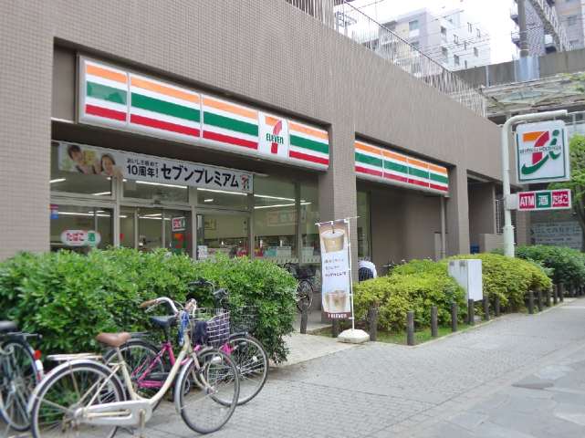 コンビニ　セブンイレブン（コンビニ）まで670m
