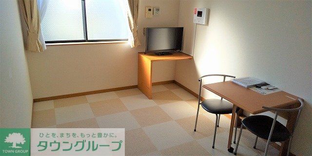 居室・リビング　２階のお部屋はカーペット仕様