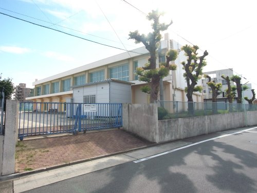 中学校　名古屋市立円上中学校（中学校）まで1011m