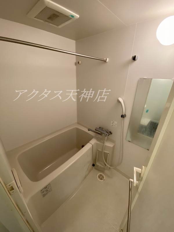 バス・シャワールーム　追い炊き機能付システムバスです♪