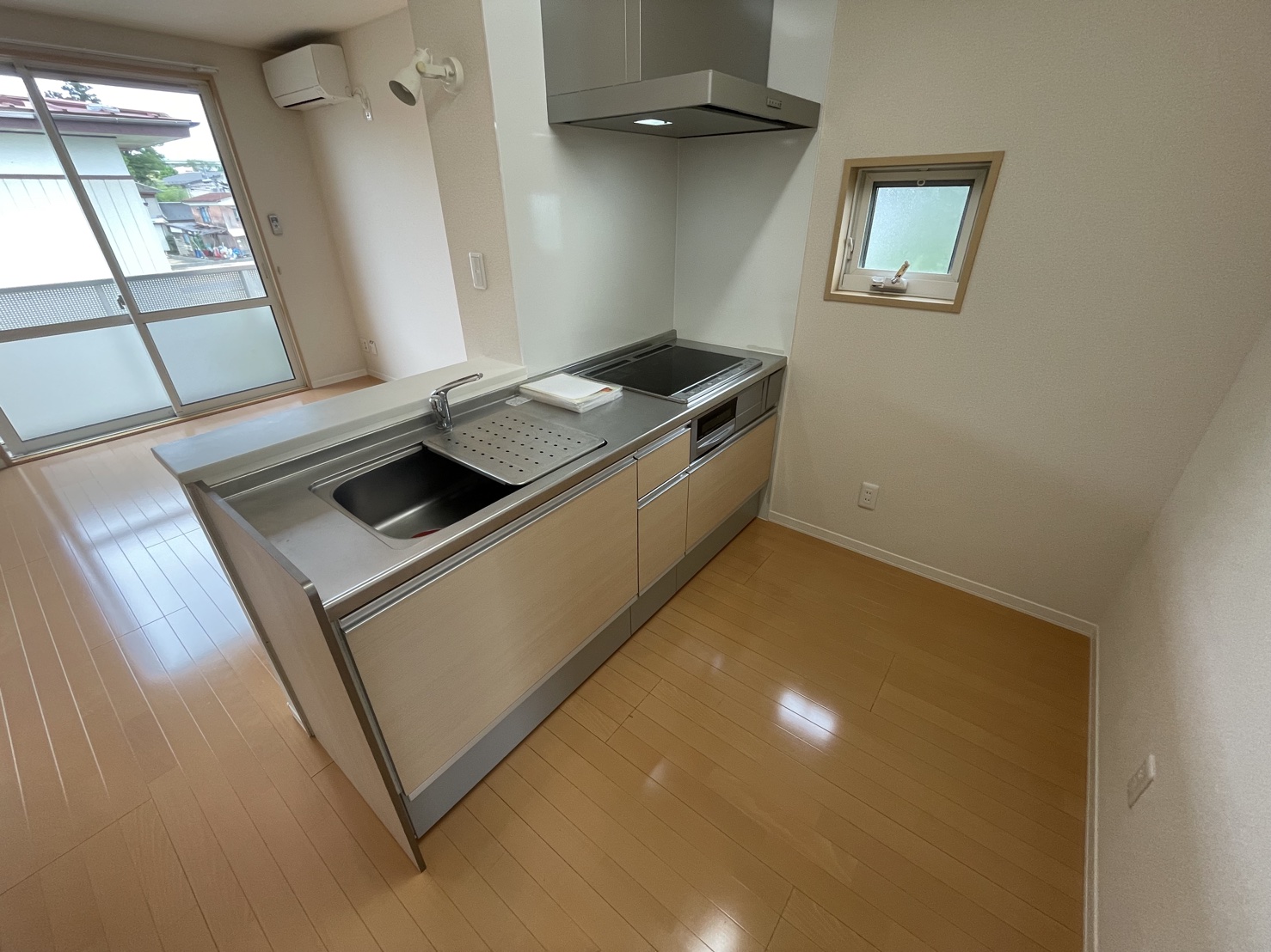キッチン　室内写真・動画・パノラマは同物件角部屋201号室のものです