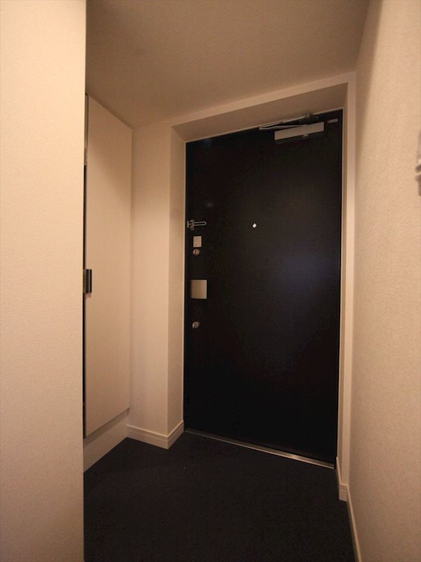 玄関　玄関　シューズボックス付（収納充実してます）