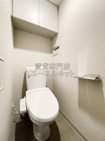 トイレ　温水洗浄便座付き