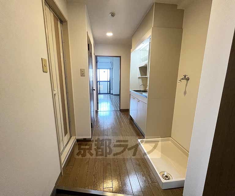 その他部屋・スペース　明るい廊下です