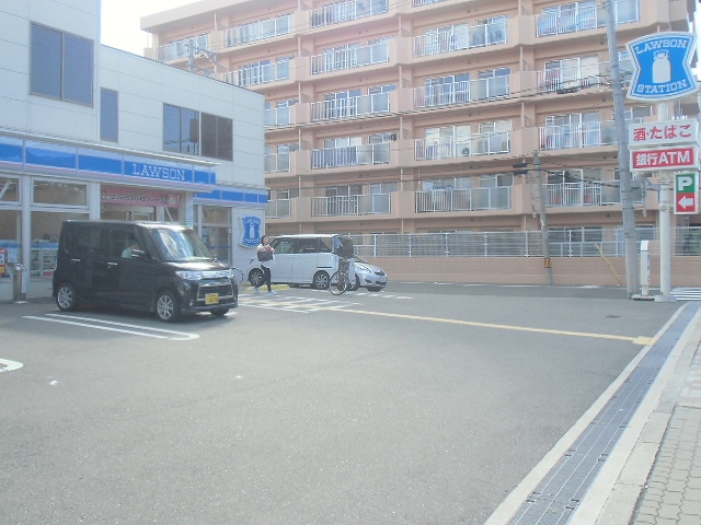 コンビニ　ローソン南加賀屋店（コンビニ）まで138m