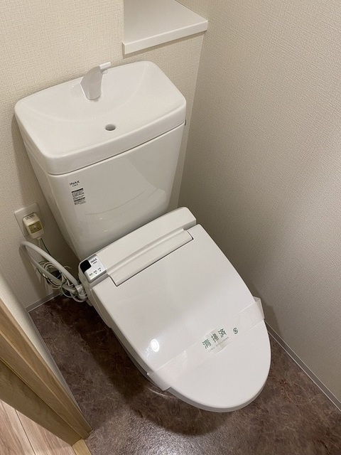 トイレ　温水洗浄便座