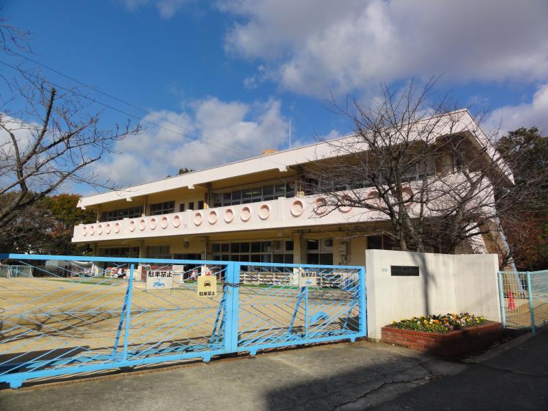 幼稚園・保育園　松が丘保育所（幼稚園・保育園）まで1422m