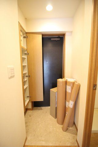 玄関　（同タイプ参考写真）ハウス桃李　　豊島区巣鴨3