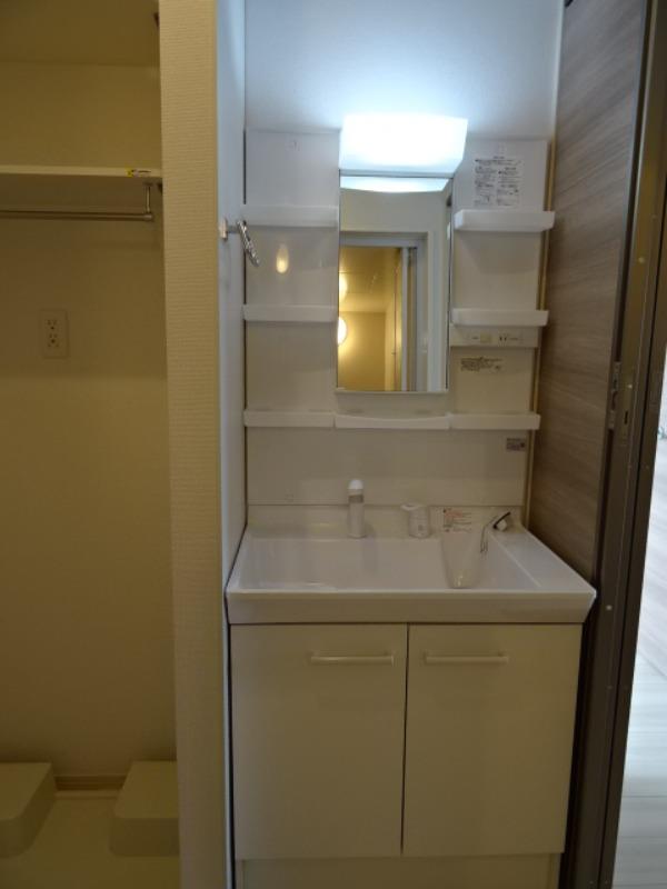洗面設備　イメージ写真（同じ間取りの他部屋の写真です）