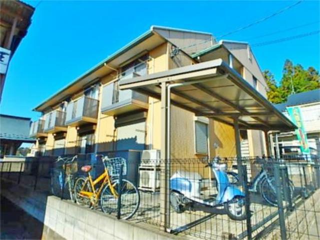 建物外観　玄関からキッチンの横幅が広めに作られています。