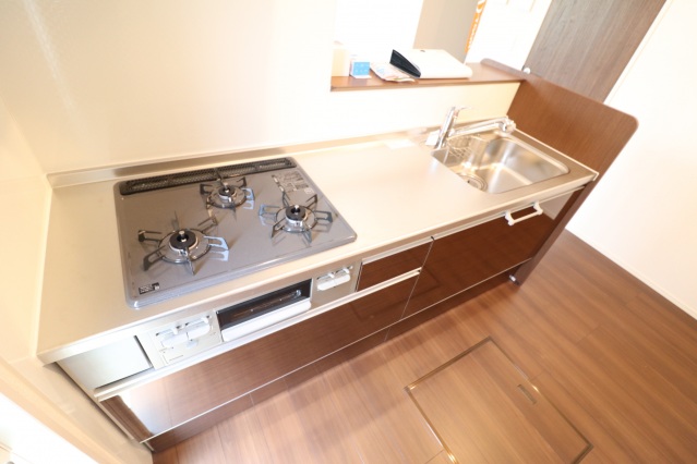 キッチン　3口ガスシステムキッチン