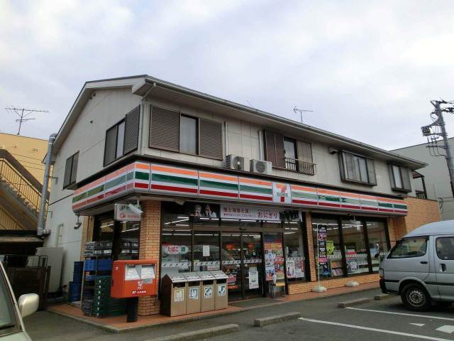 コンビニ　セブンイレブン（コンビニ）まで447m