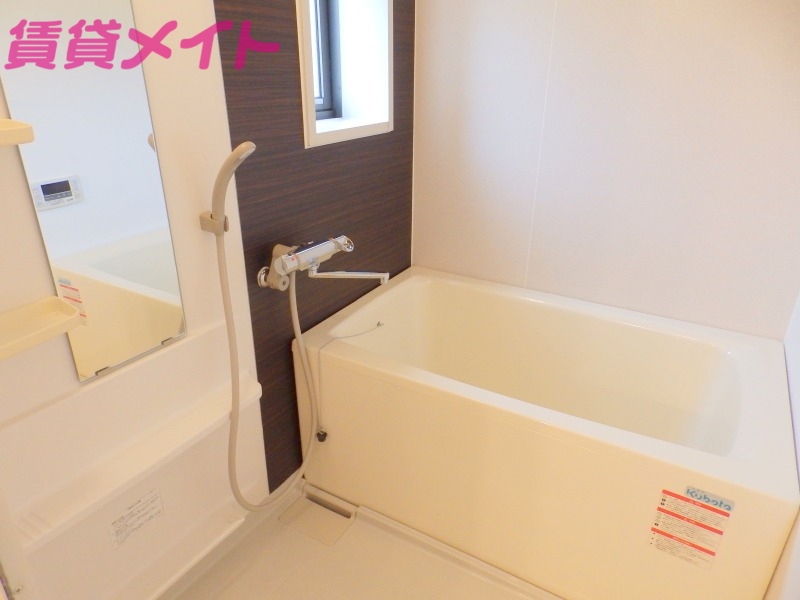 バス・シャワールーム　別部屋反転写真