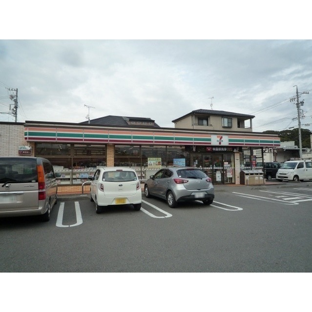コンビニ　セブンイレブン西大谷店（コンビニ）まで400m
