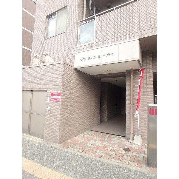 エントランス　ワンちゃんが可愛いですね