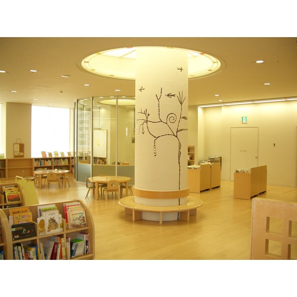 図書館　川口市立中央図書館（図書館）まで763m