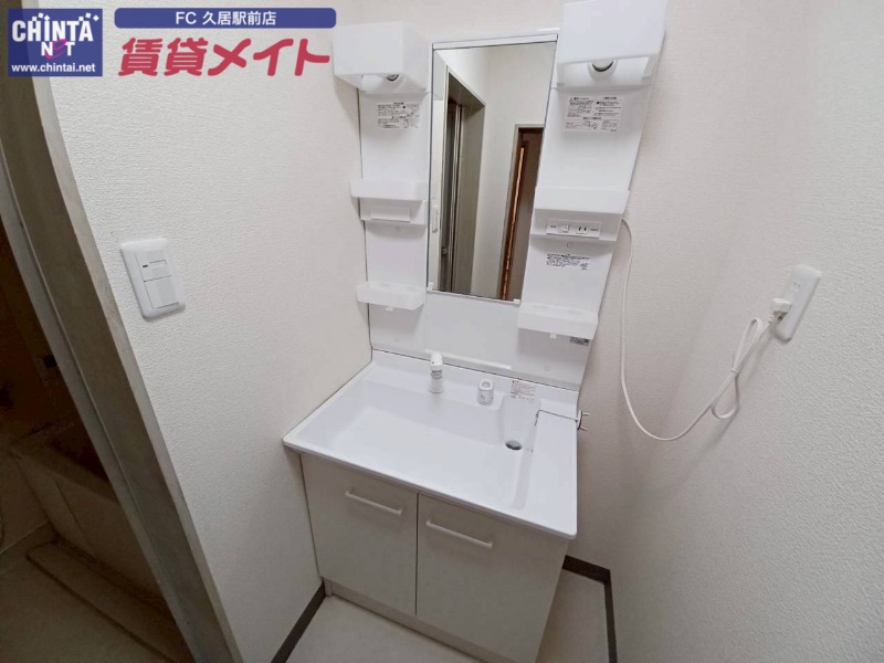 洗面設備　同型タイプの写真です